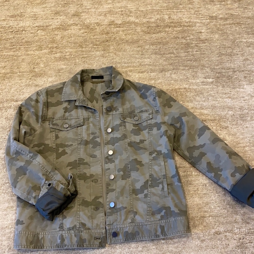 Camo ATM size medium jacket